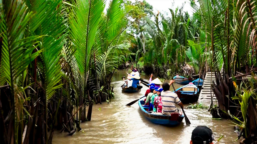 My Tho City became one of the most animated towns in Vietnam due to the influx of Chinese immigrants. Chinese culture has left an impression on some of the local architecture and cuisine.