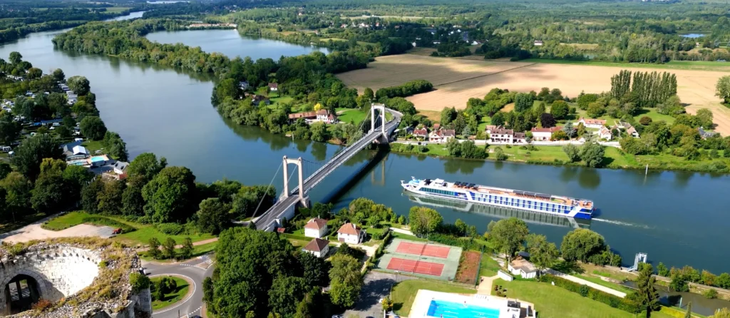 Why River Cruise with AmaWaterways River Cruiser-vietlotus-travel